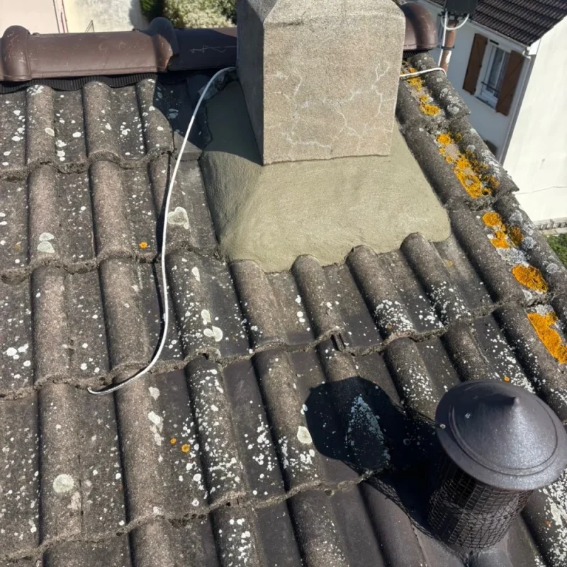 Reprise pied de cheminée ciment hydrofuge Auvers a Auvers-sur-Oise 95430 - vue generale